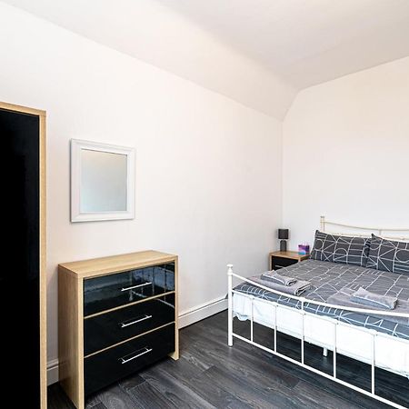 Two Bedroom Holiday Apartment Colwyn Bay Εξωτερικό φωτογραφία