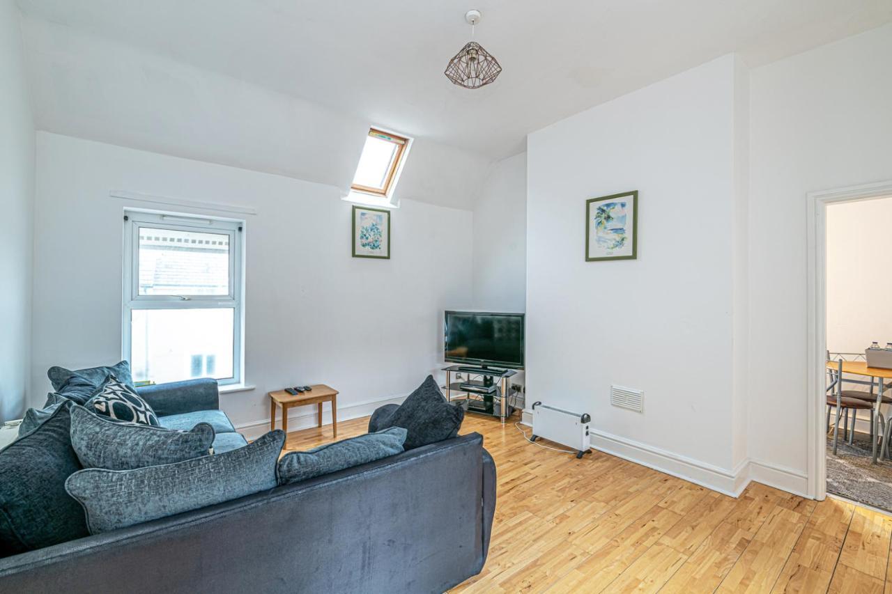 Two Bedroom Holiday Apartment Colwyn Bay Εξωτερικό φωτογραφία