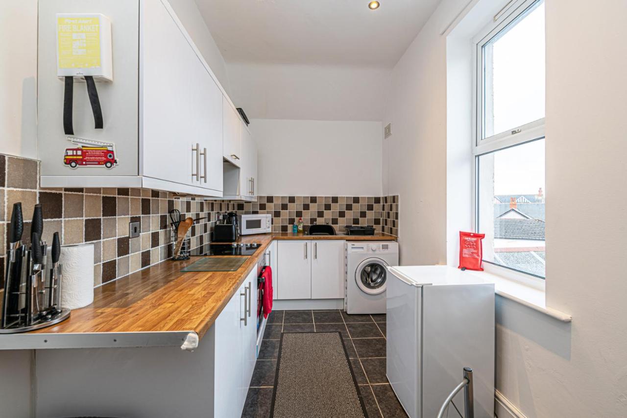 Two Bedroom Holiday Apartment Colwyn Bay Εξωτερικό φωτογραφία