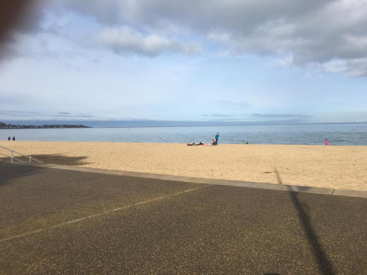 Two Bedroom Holiday Apartment Colwyn Bay Εξωτερικό φωτογραφία